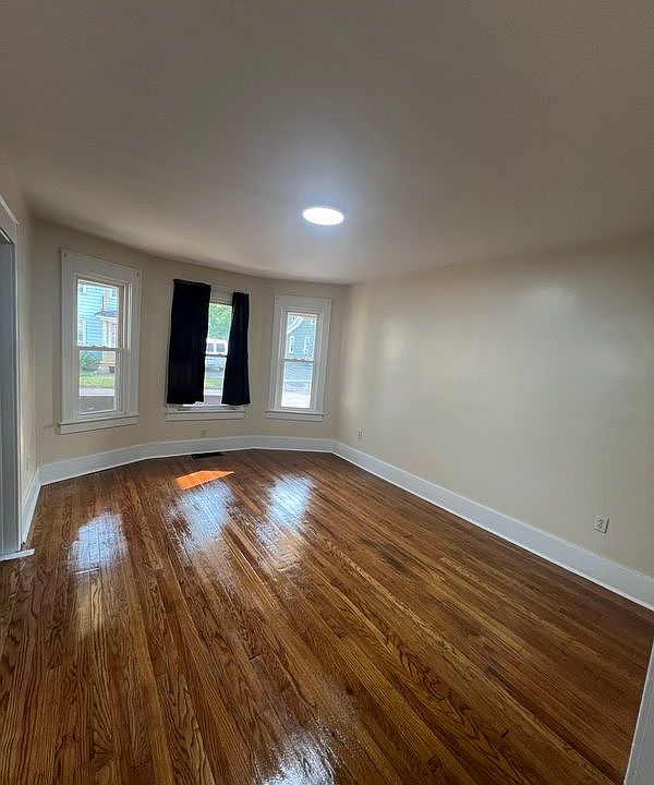1st image of 808 Waverly Pl APT 1