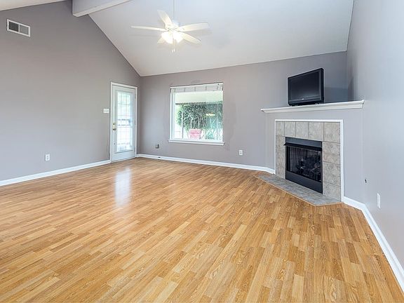 3rd image of 375 Village Dr