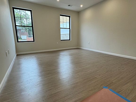 4th image of 127 King St Unit A