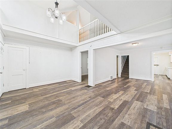 3rd image of 5611 Olive St