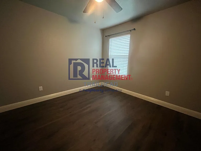 2700 Steepleridge Cir — Photo 15