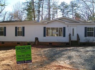 1882 Stanley Lucia Rd, Mount Holly, NC 28120