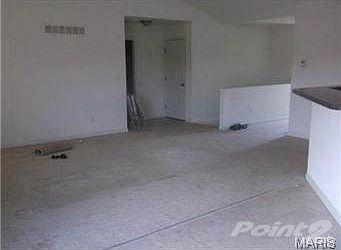 5th image of 810 Oxford Ct
