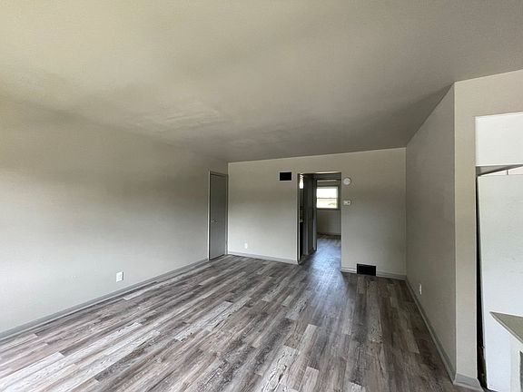 5th image of 6122 W Florist Ave #4