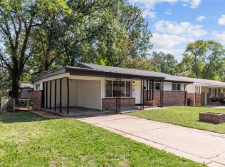 9928 Castle Dr, Saint Louis, MO 63136