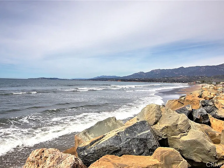 539 Sand Point Rd — Photo 29