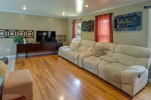 9305 Pine View Ln #ID1385619P Photo 1