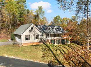 114 Hidden Valley Rd, Johnson City, TN 37601