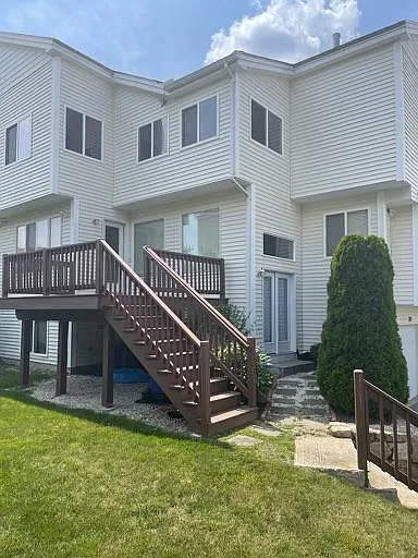 3 bed, 2.5 bath, 2000 sqft, $3,400 — Photo 3
