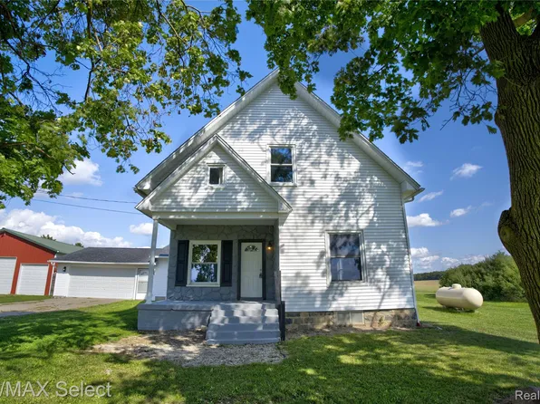 7037 Nichols Rd, Swartz Creek, MI 48473