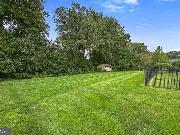 4th image of 52 Connie Ln