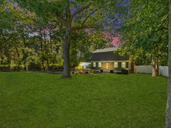 63 Brigantine Cir, Plymouth, MA 02360