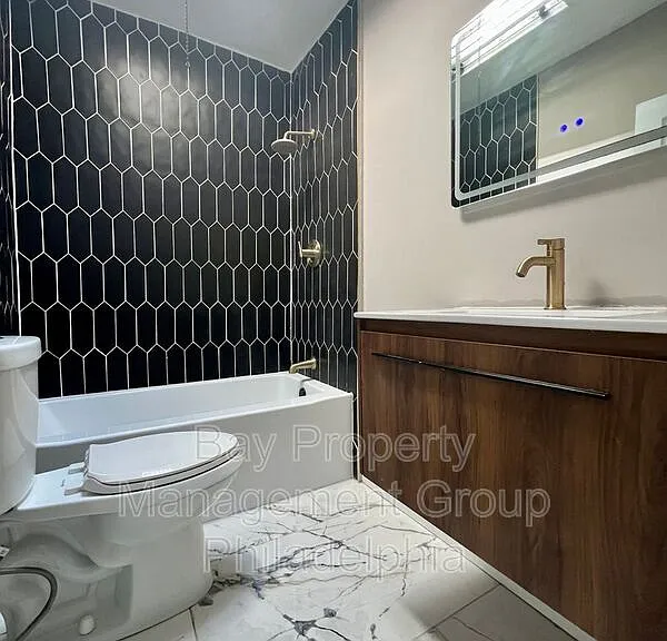 2022 W Toronto St — Photo 15