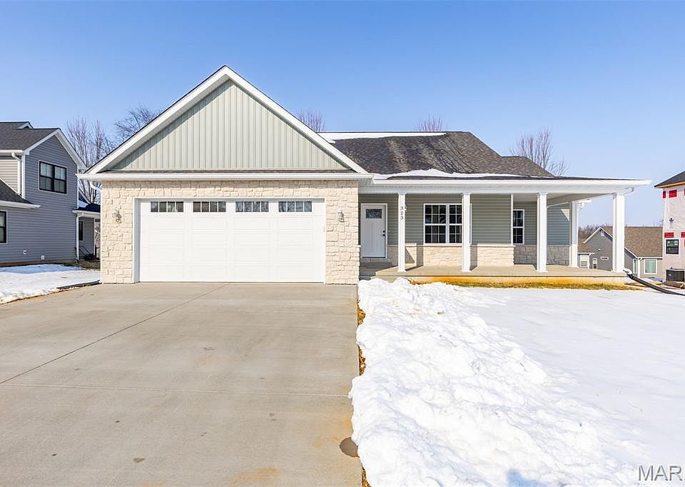 1st image of 323 Wellington Pl