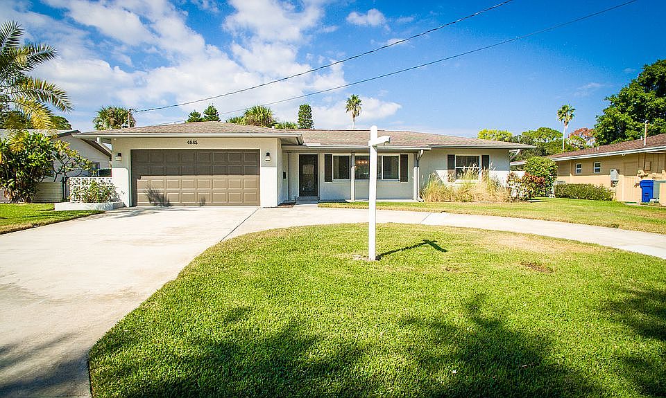 1st image of 4885 Venetian Pl NE