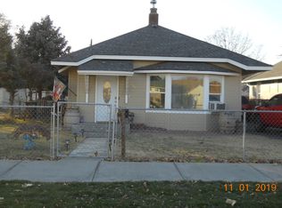 709 S 9th St, Sunnyside, WA 98944