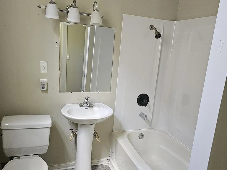 730 S 32nd St — Photo 9