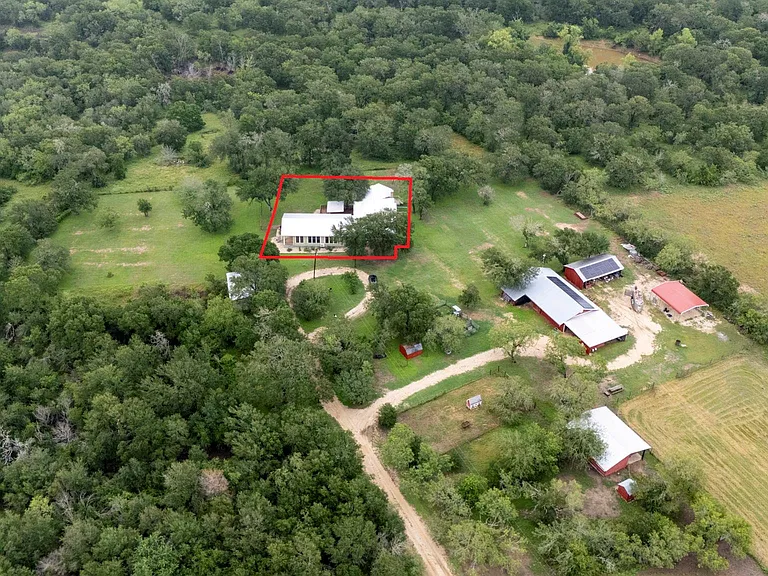 6546 FM 1854 — Photo 34