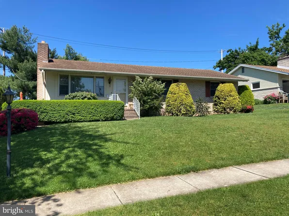 410 Bristol Dr, Harrisburg, PA 17109