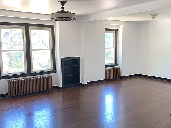 4th image of 3258 N Kostner Ave #2
