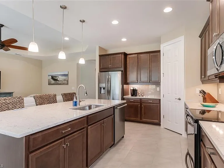 14586 Tropical Dr — Photo 8