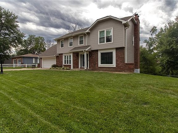 5th image of 4909 Woodfield Dr