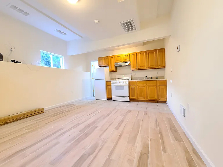 7300 Amboy Rd #BASEMENT — Photo 1