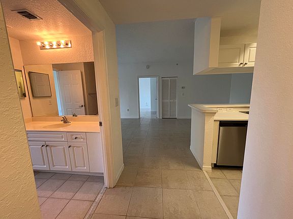 5th image of 2812 Grande Pkwy APT 301
