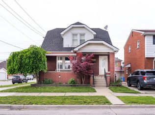 6203 Barrie St, Dearborn, MI 48126