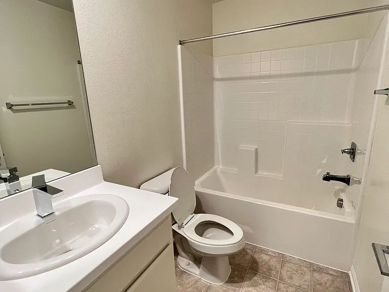 1475 Suwerte Ave #3 — Photo 6