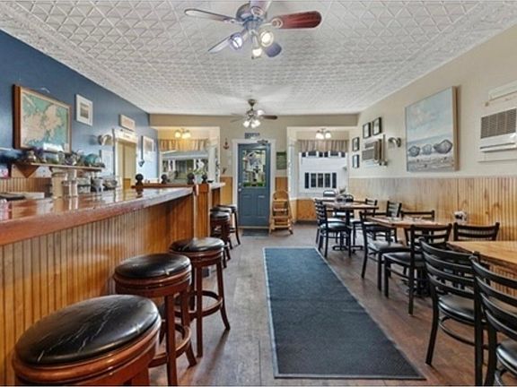 4th image of 27 Washington St #27
