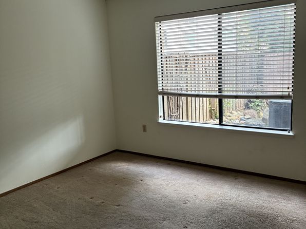 1065 Huntington Cmn #1