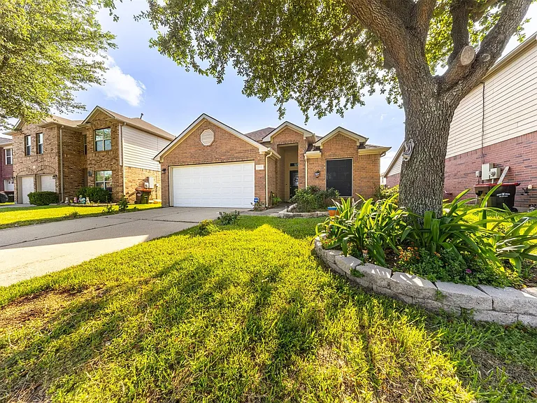 2203 Mountain Ranch Dr — Photo 1