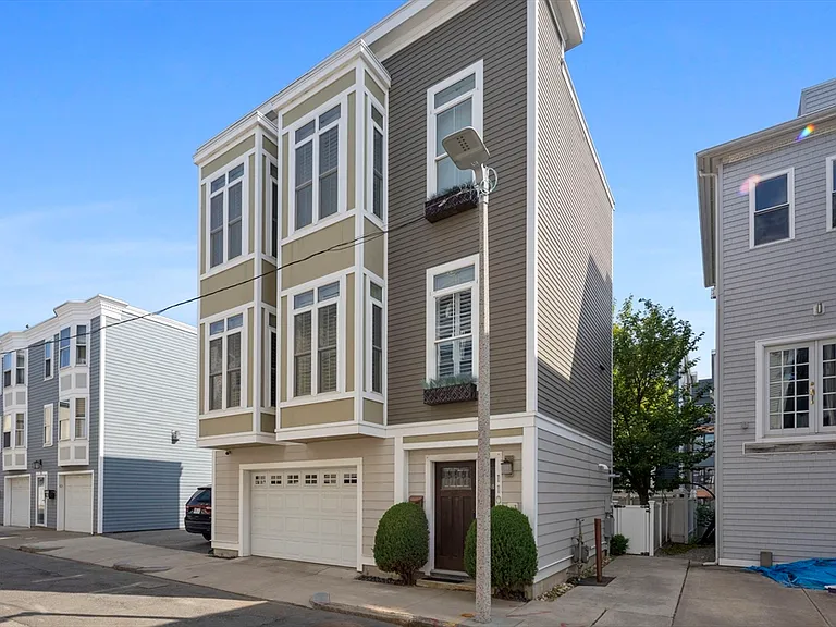 110 Bolton St — Photo 1