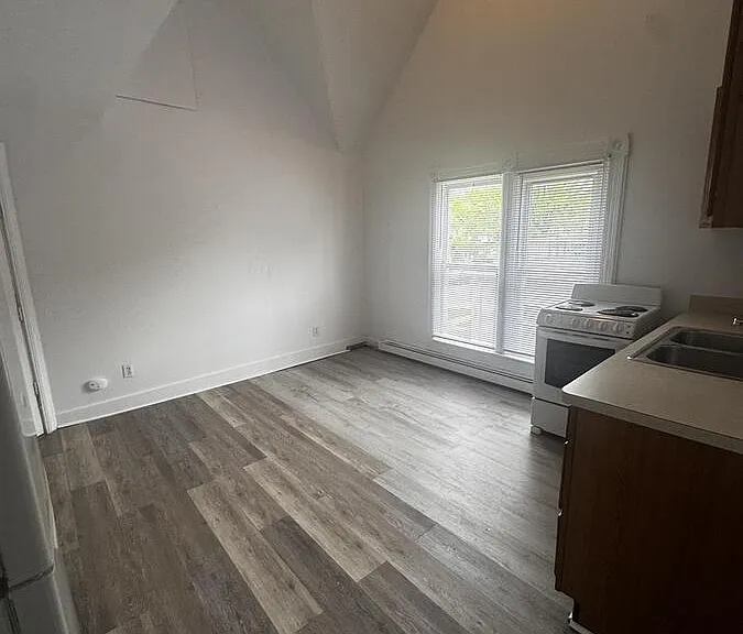 208 N Hamilton St #4 — Photo 9