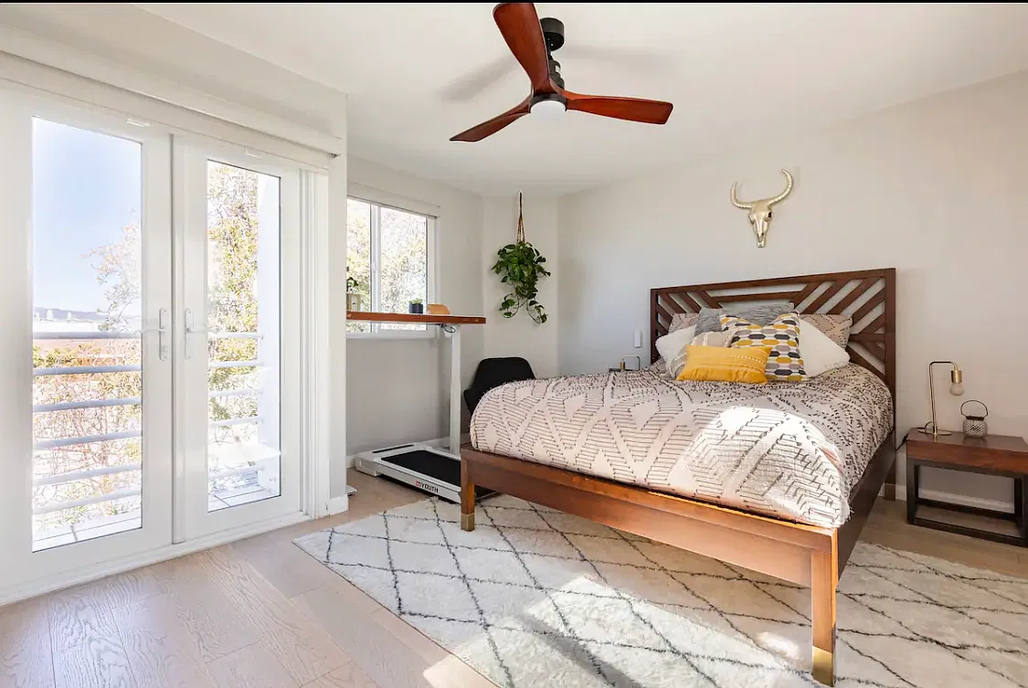 2 bed, 2.5 bath, 1359 sqft, $6,149 — Photo 3