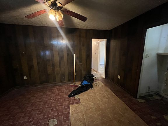 5th image of 137 Grover Cleveland Cir
