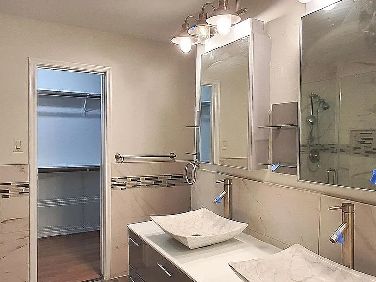 11066 Landsbury Ct — Photo 21