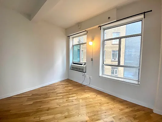 Rented by City Connections Realty | media 9