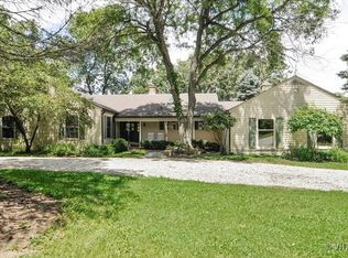 3541 Willow Valley Rd, Long Grove, IL 60047