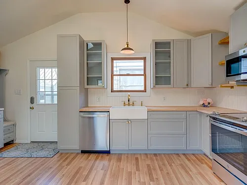1607 Woodlawn Blvd #GUEST Photo 1