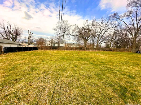 16 Liberty Ct, Monroe, MI 48161