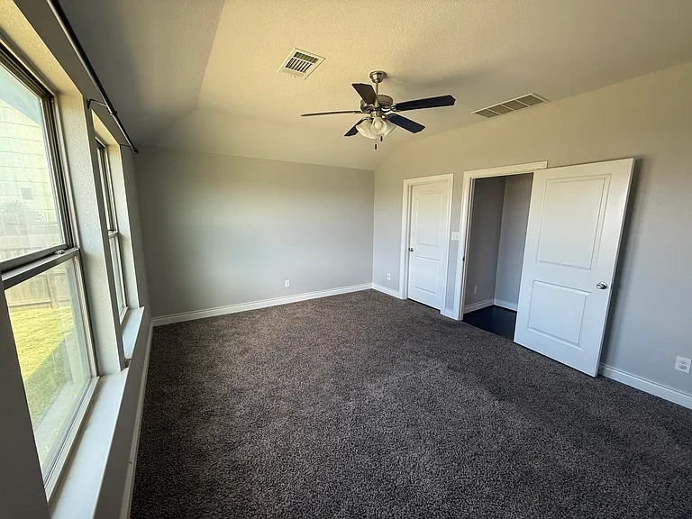 5704 Corsica Loop — Photo 8