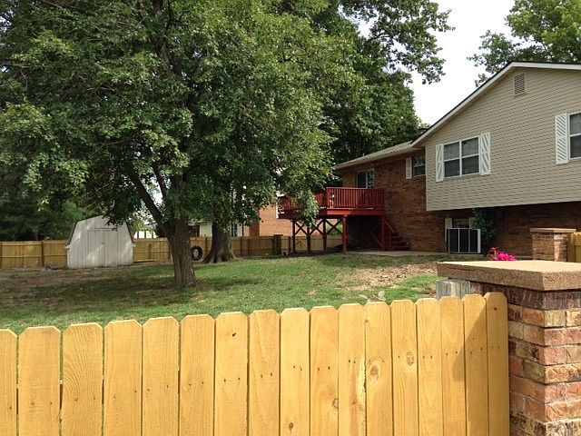 2nd image of 801 N Smiley St
