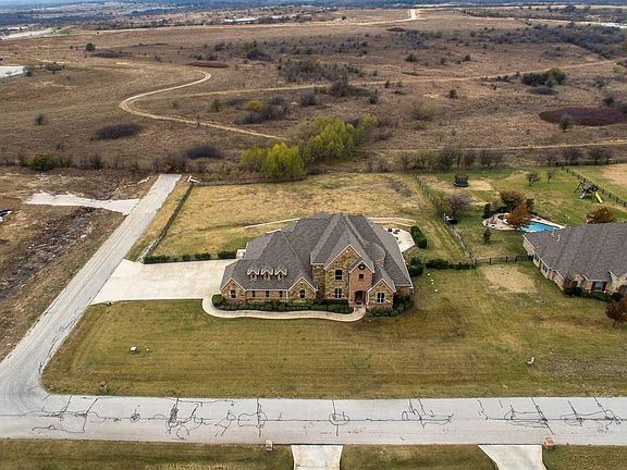 4th image of 12071 Erin Ln
