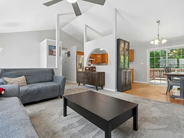 42 Wilbur St, Worcester, MA 01606