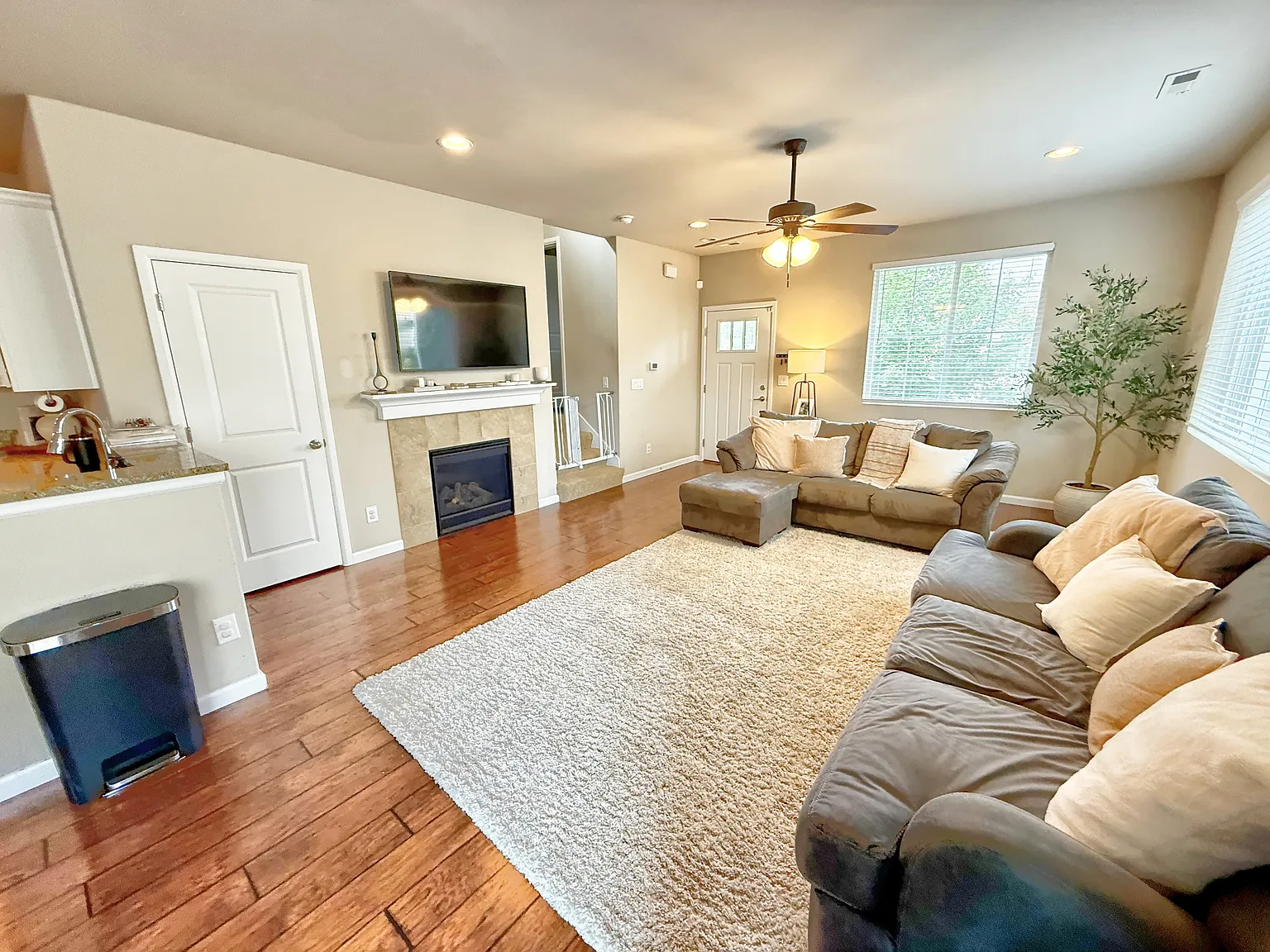 3326 Hydra Street Northeast - 1 — Photo 3
