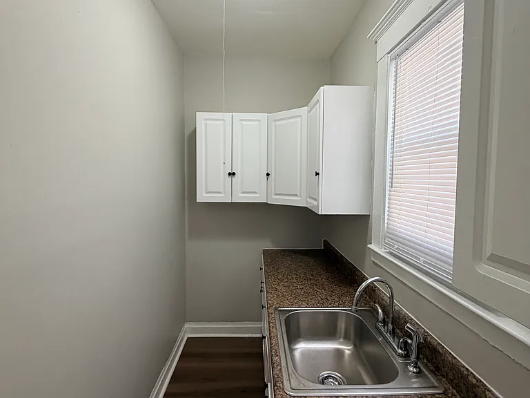 180 Gilbert Ave #A — Photo 6