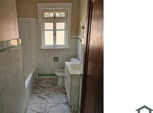 8537 Park Ln, Saint Louis, MO