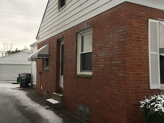 2nd image of 20870 Tracy Ave